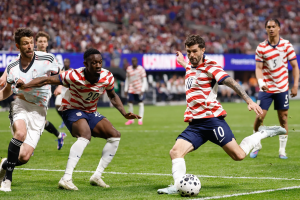 世界盃越位點睇？足球越位規則、VAR 判決同常見爭議一文睇明